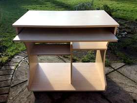 Freecycle Child’s desk