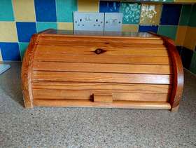 Freecycle Solid Pine Bread Bin