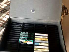 Freecycle Cassette Carrying Case with keys