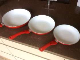 Freecycle Set of 3 frying pans