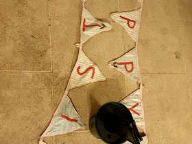 Freecycle Christmas bunting & tree stand