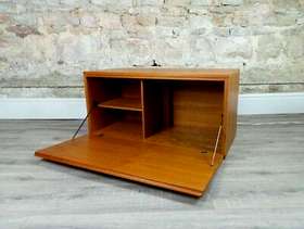 Freecycle Tapley 33 wall mounted drinks cabinet