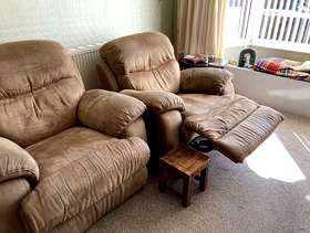 Freecycle Suite - manual recliners