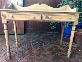 Freecycle Dressing table/washstand