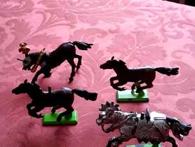 Freecycle Four Britain's Deetail Vintage Horses