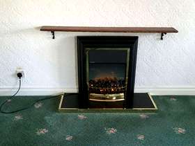 Freecycle Dimplex Electric Fire with Hearth and Mantle Shelf