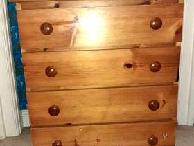 Freecycle Small set of drawers