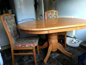 Freecycle Dining room table & 4 chairs