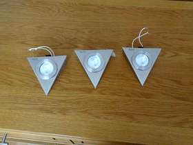 Freecycle Free under counter cabinet lights (local collection only)