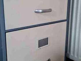 Freecycle 2 drawer metal filing cabinet