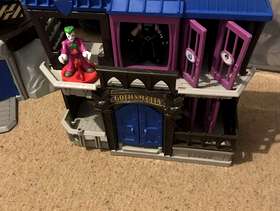 Freecycle Batman Gotham city jail