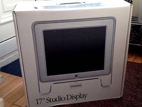 Freecycle Apple 17" Studio Display