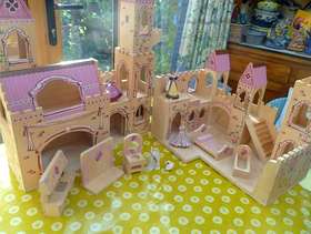 Freecycle Melissa and Doug Folding Princess Castle, wooden, good used condition