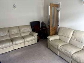 Freecycle 3 seater x 2 sofa cream leather sofe