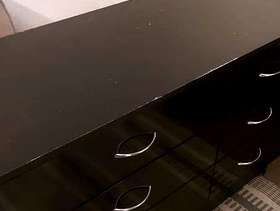 Freecycle Bedside table and six drawer chest