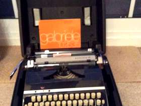 Freecycle Adler Vintage manual typewriter Gabrielle 35