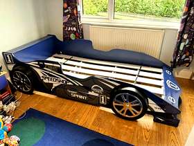 Freecycle Racing car bed frame