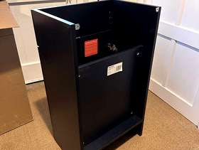 Freecycle Victoria Plumb Vanity unit navy