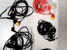 Freecycle Many earphones