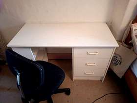 Freecycle Flat pack Desk and chair (assembled/ used)