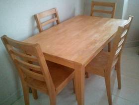 Freecycle Table and 4 chairs
