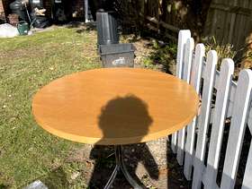 Freecycle Small round tables (2)