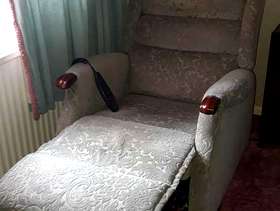 Freecycle Rise and recline electric chair