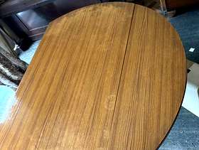 Freecycle Foldable table and two matching chairs