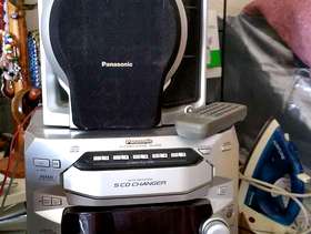 Freecycle Panasonic cd +radio+case player