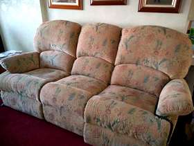 Freecycle Three seater electric recliner and armchair