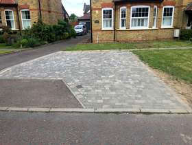Freecycle Brett new alpha paving blocks