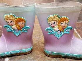 Freecycle Pair of girls 'Frozen' wellington boots size 9
