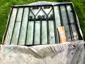 Freecycle Pair of iron gates