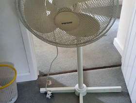 Freecycle Pifco electric fans - floor standing fan x 2