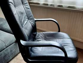 Freecycle Black leather adjustable office chair
