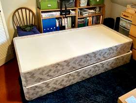 Freecycle Stackable single beds