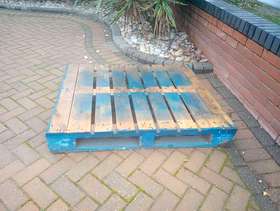 Freecycle Free Wooden delivery pallet