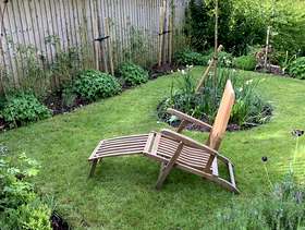 Freecycle Wooden garden lounger chair