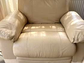 Freecycle Cream Leather recliner chairs x 4