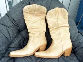 Freecycle Beige leather cowboy boots size 7