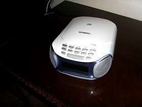 Freecycle Clock radio CD alarm