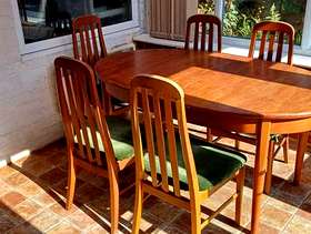 Freecycle Table and chairs