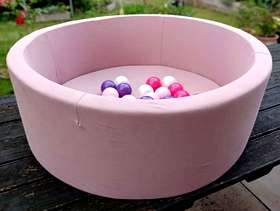 Freecycle Indoor Ball Pit
