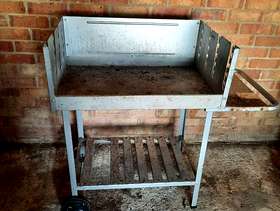 Freecycle Metal BBQ