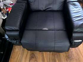 Freecycle Black faux leather power lift recliner