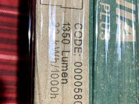 Freecycle Fluorescent strip light bulbs