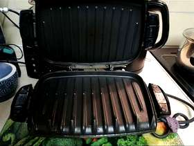 Freecycle George Foreman Grill with removeable plates in excellent condition
