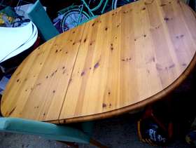 Freecycle Extendable 6 seater dining table with 5 chairs(1 needs mending), ...