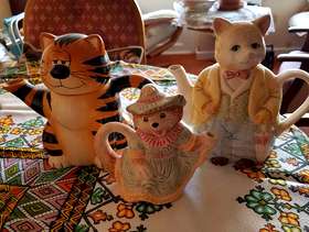 Freecycle 3 x novelty tea pots
