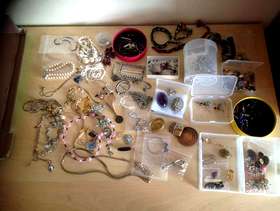 Freecycle Assorted broken jewellery bits